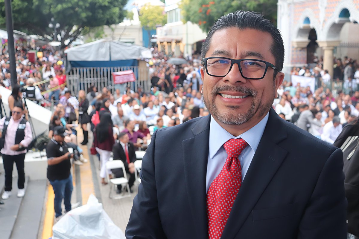 🫶 En representación del gobernador <a href="/armentapuebla_/">Alejandro Armenta</a>, el titular de nuestra secretaría, <a href="/alespidio/">Alejandro Espidio</a>, asistió al Primer Informe de Gobierno del presidente municipal de Tehuacán, Alejandro Barroso Chávez.

🤝 Este encuentro reafirma el compromiso del <a href="/Gob_Puebla/">Gobierno de Puebla</a> de trabajar en unidad