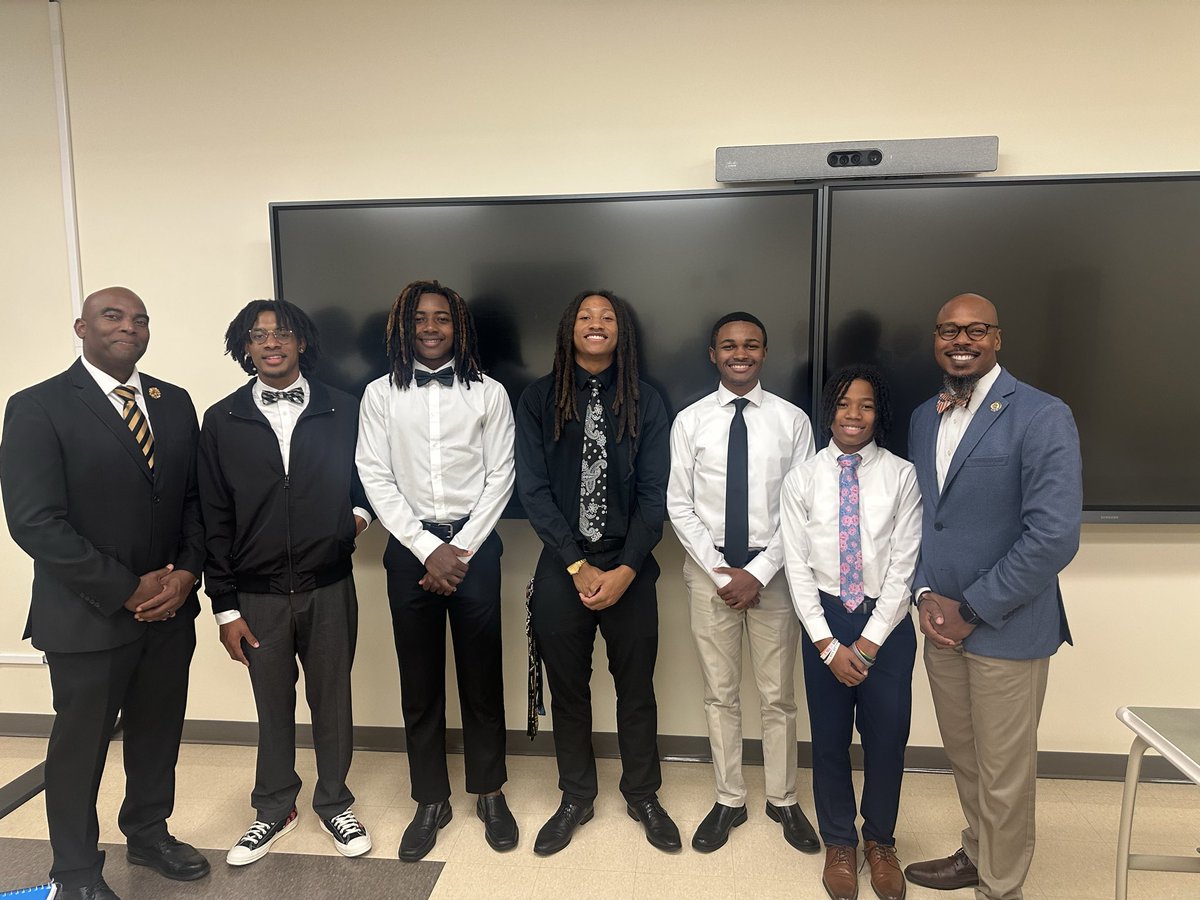 Travis Greene tweet media