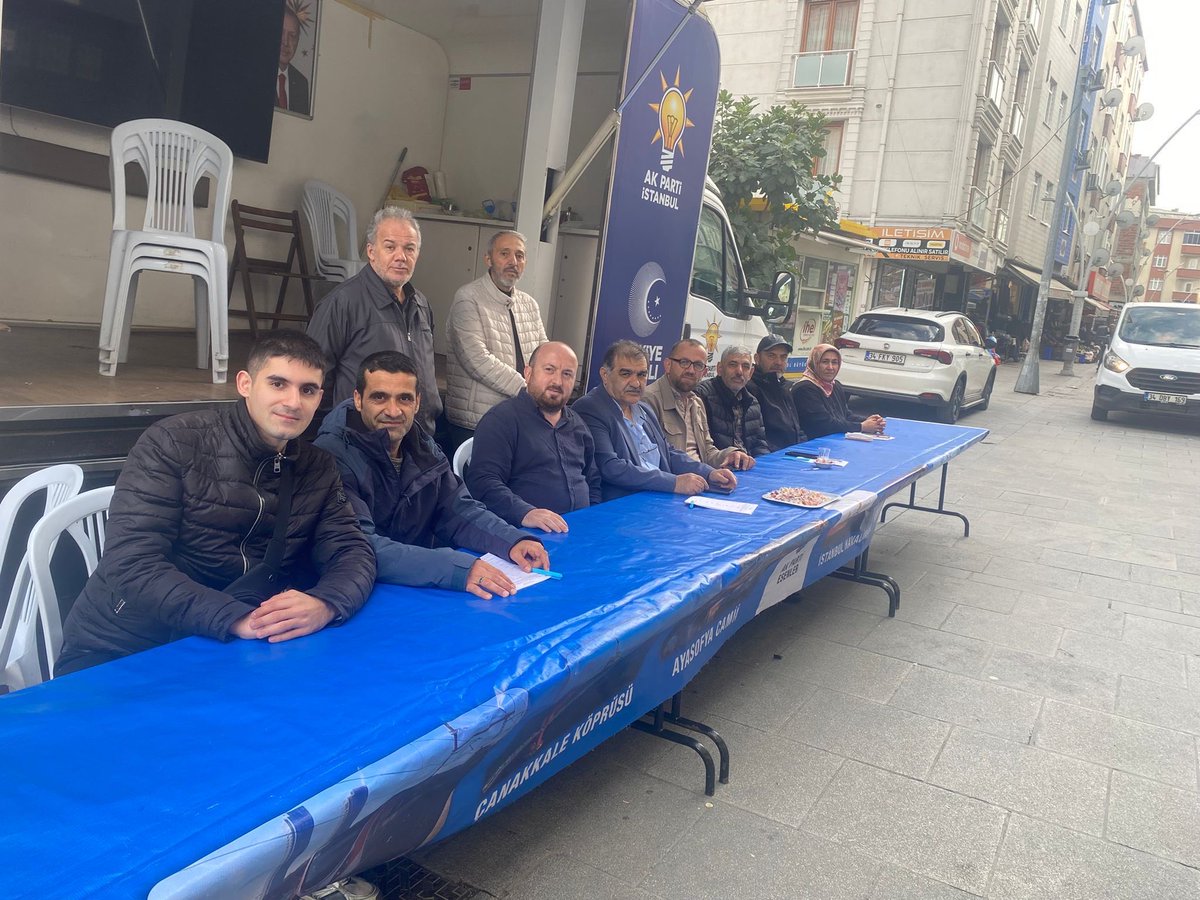 Bugün AK Noktamızı Fatih Mahallemizde kurarak vatandaşlarımızla bir araya geldik.
Tuna ve Fatih mahalle teşkilatlarımızla birlikte üye çalışmalarımızı sürdürdük, vatandaşlarımızla hasbihal ederek dilek, istek ve temennilerini dinledik.
Birlikte güçlü, birlikte Esenler!