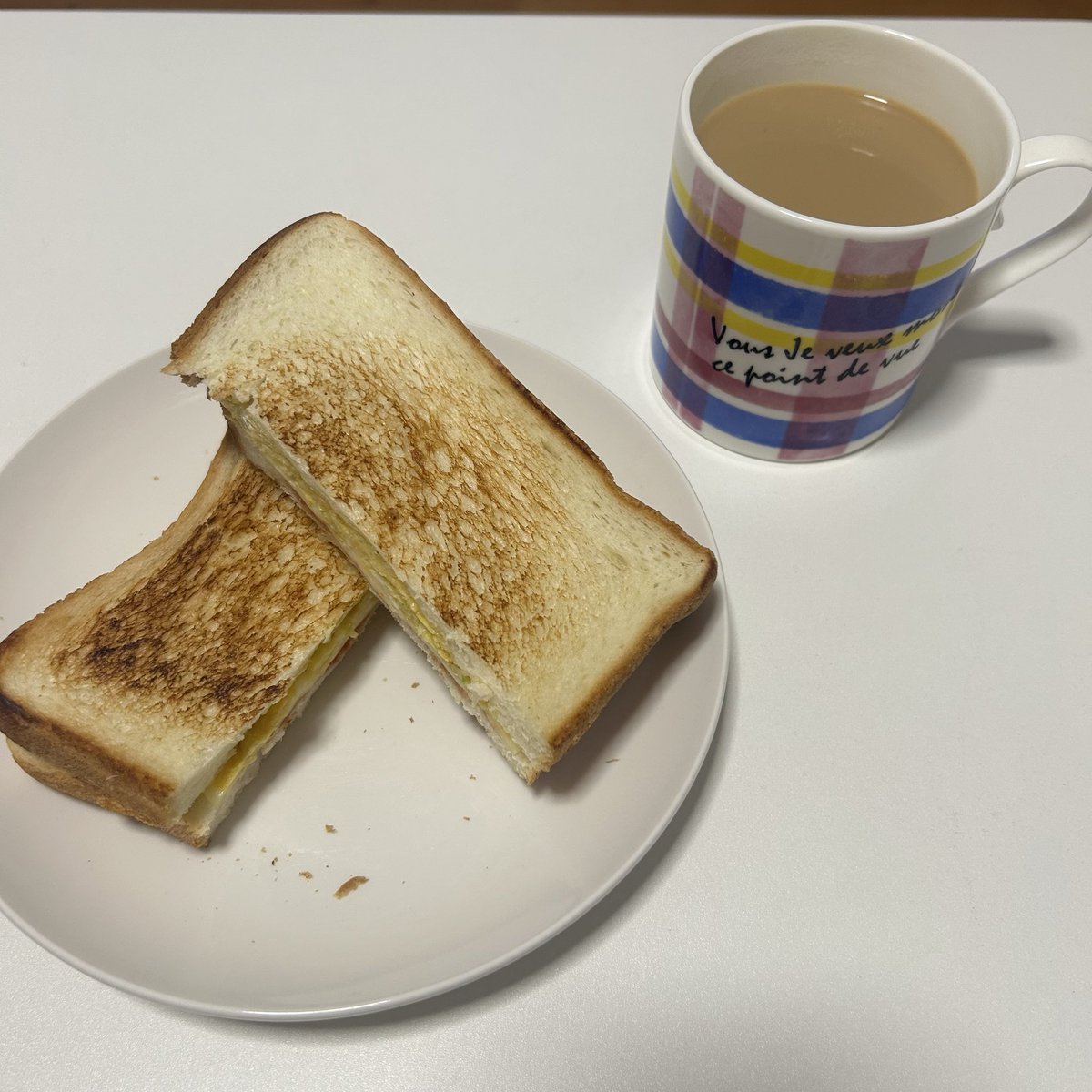 ss_spode's tweet photo. 今朝の一杯
☕️カフェラテ
🍞オムレツ入りのホットサンド

仕事スイッチをオンにするためにしっかりめの朝ごはん
今週もほどほどに頑張りましょう〜
 #茶好連 #木漏れ日のお茶会 https://t.co/OmFFILKj0o