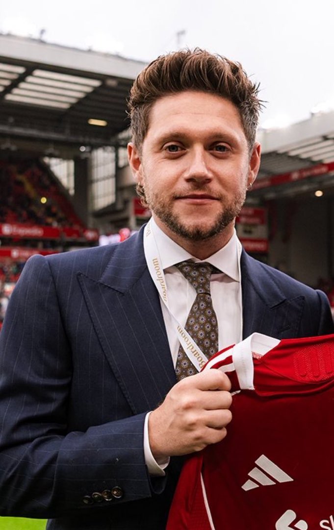 NHGALLERY93's tweet image. i need him.