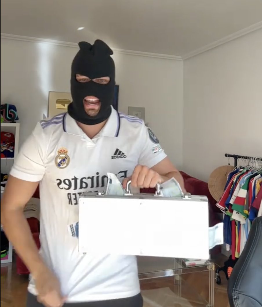 Se empiezan a filtrar imágenes de los autores del robo de joyas en el Louvre de hoy...