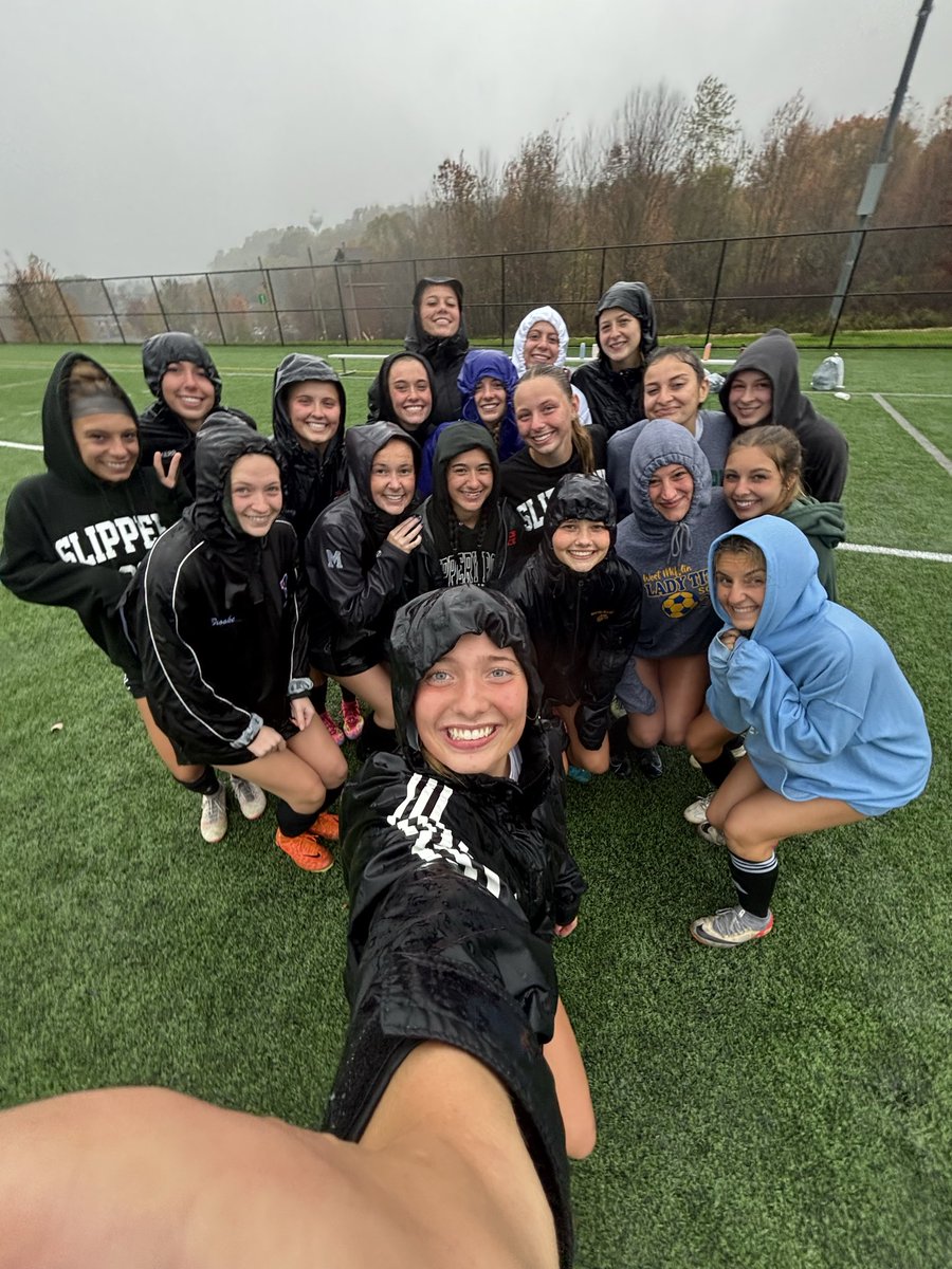 ALucidore's tweet photo. Happy game day!!! Some nice rainy weather to play in #techwell https://t.co/YoMvfhrG7l