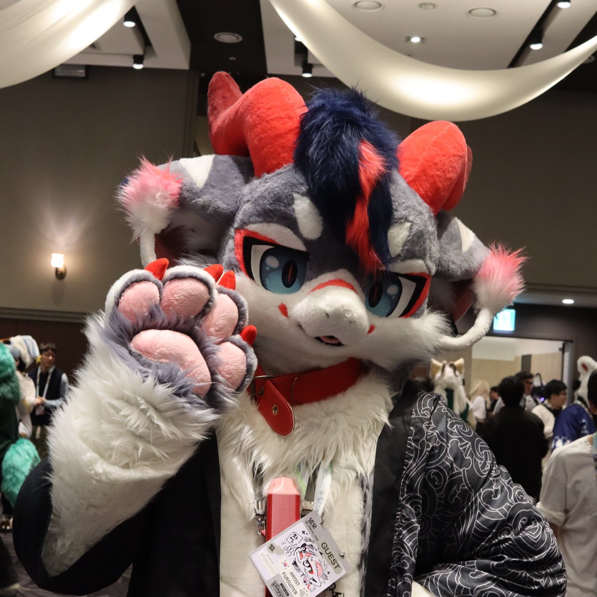 그냥 지나칠 수 없었던 화영님!
귀여운 포즈 감사해요🥰🥰