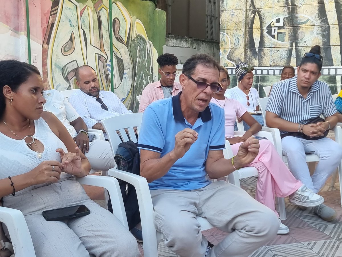 Nuestra Casa del Joven Creador en #SantiagoDeCuba acogió la celebración de los 39 años de la <a href="/ahsjovenescuba/">Asociación Hermanos Saíz</a>.
El encuentro de este sábado  entre generaciones  sirvió para defender por qué es la AHS el mejor sitio  para apostar el arte de los jóvenes en Cuba.