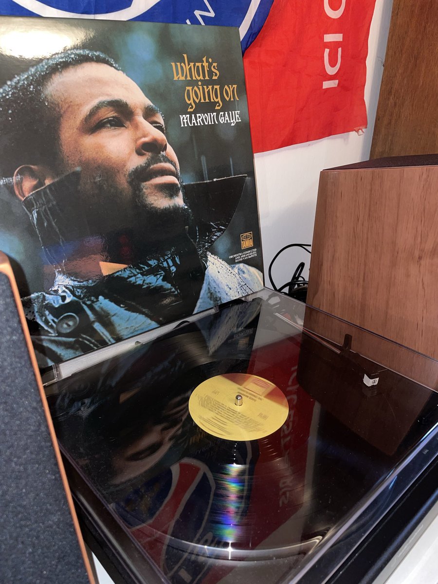 jeune_hustler's tweet photo. Personne a demandé et personne l’attendait : thread de ma collection de vinyles https://t.co/0e6s7Bj0tq