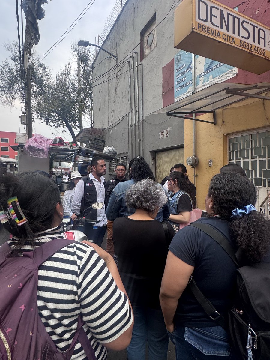 Reunión con Autoridades para revisar la ciclovía de calzada de Tlalpan y todo lo que conlleva alrededor con los vecinos <a href="/ObservatorioMX_/">Observatorio de Gestión y Atención Ciudadana</a> de portales . 
Nuestra coordinadora <a href="/geraldine/">Geraldine Le Meur</a> siempre pendiente de las solicitudes de los vecinos .
Agradecemos a <a href="/SeGobCDMX/">SEGOB CDMX</a> <a href="/SEGIAGUA/">Secretaría de Gestión Integral del Agua</a>