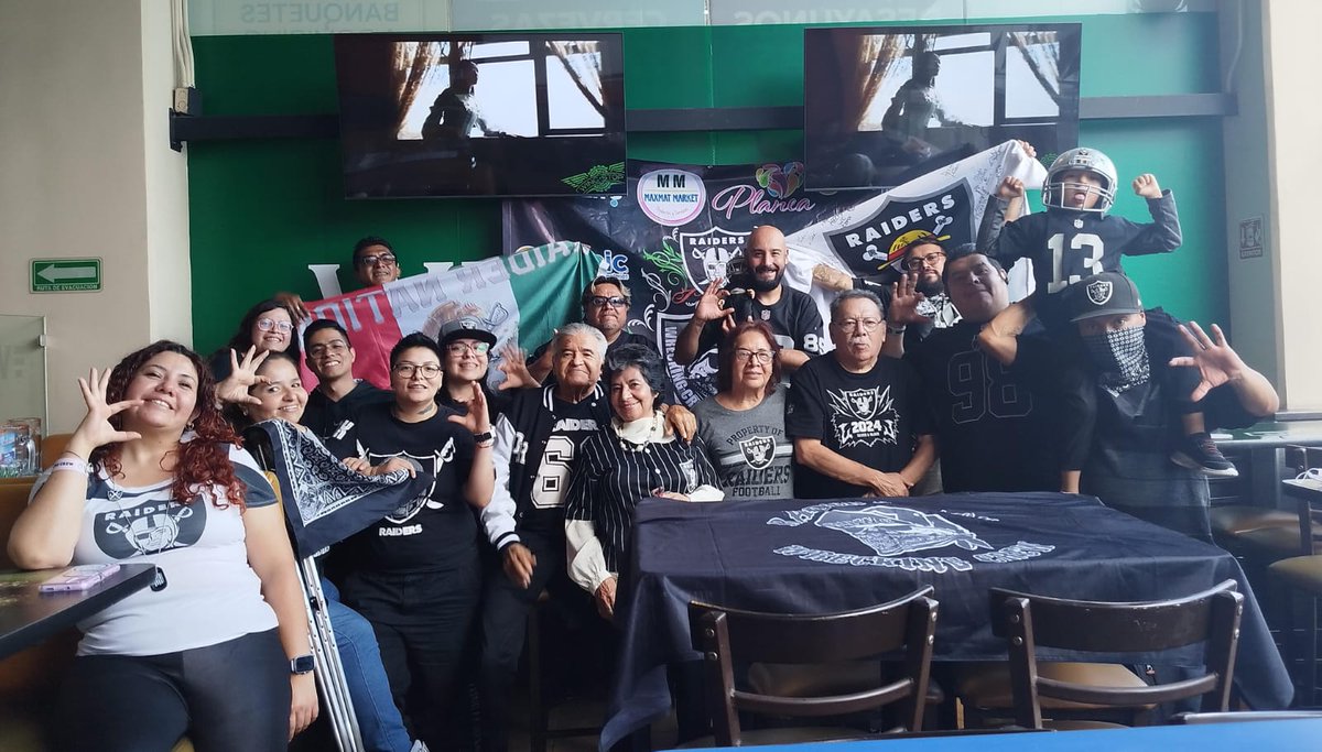 jessdanmp's tweet photo. Apoyando siempre a nuestros Raiders!! #nflenvix #rnwc_cdmx
#RN4L @TUDNMEX https://t.co/bws8HEt9L6