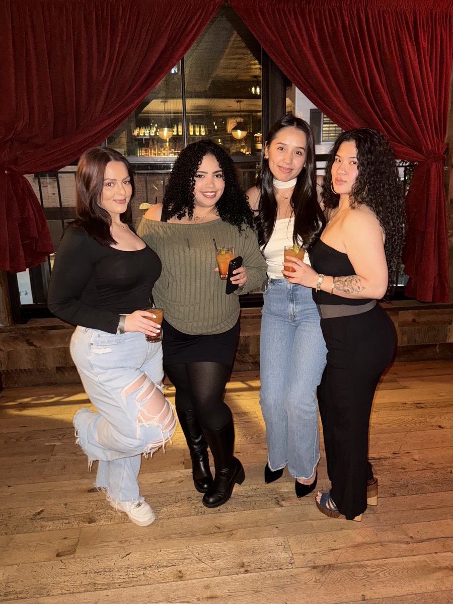 _mikachu98's tweet image. Drinks were certainly had last night but definitely not without my girls! 🫶🏼
@gracewoska @juliaaaraeee @stefvnni @alysd99 @alleycabral @emmaisabella08 @helofheaven ❤️