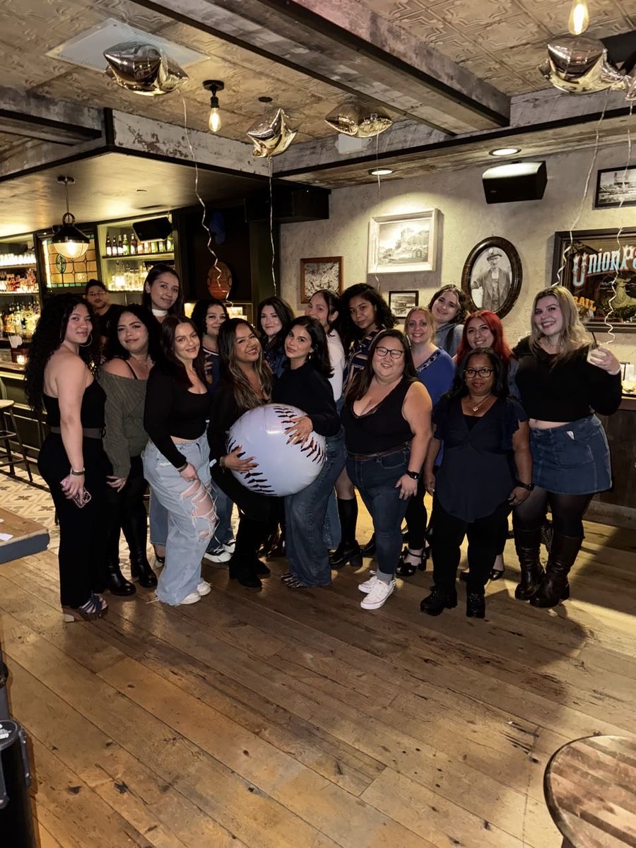 _mikachu98's tweet image. Drinks were certainly had last night but definitely not without my girls! 🫶🏼
@gracewoska @juliaaaraeee @stefvnni @alysd99 @alleycabral @emmaisabella08 @helofheaven ❤️