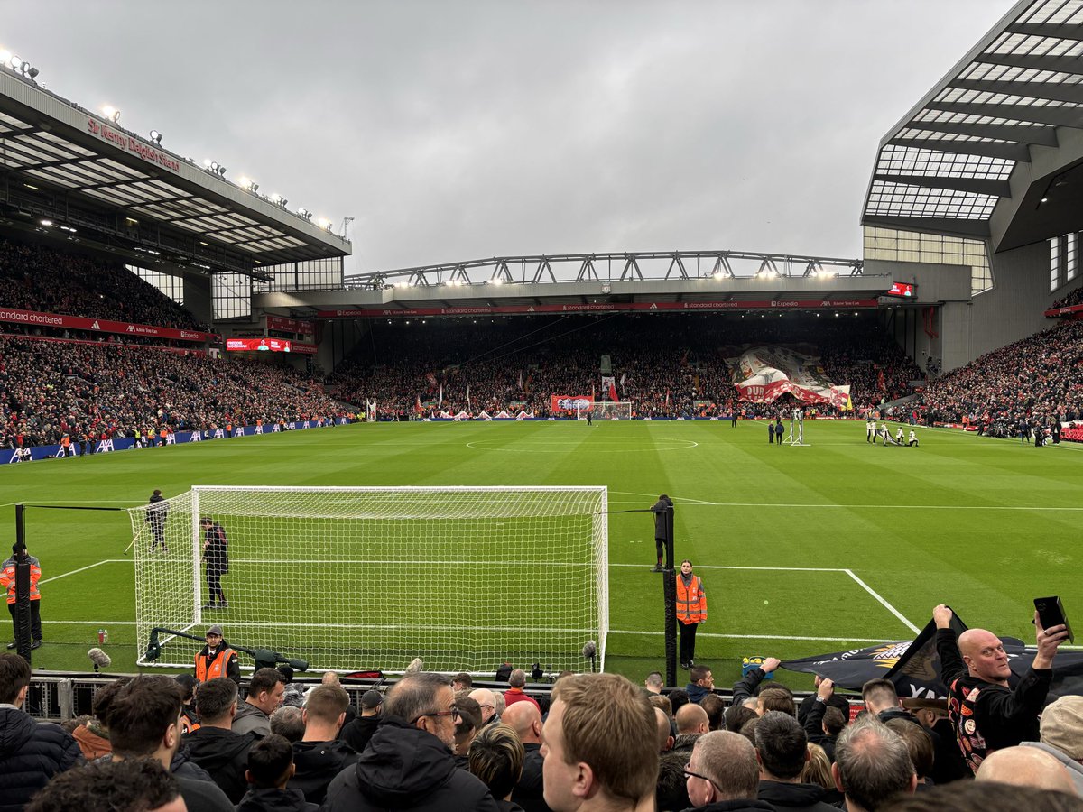 What a fucking club ❤️🇾🇪 #mufc