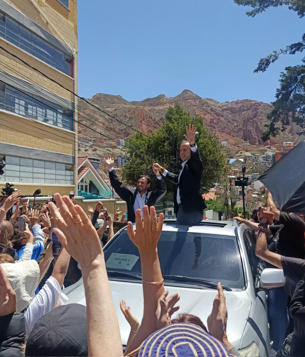 Justo fui a votar y me los encontré jaja 🫶