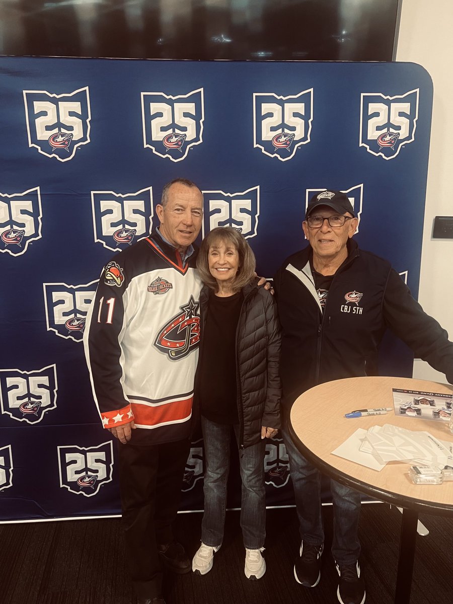 Fish5983's tweet image. #cbj last night at the jackets meeting the alumni celebrating 25years. Klesla, Dinnen, Tugnutt, Grand-Pierre