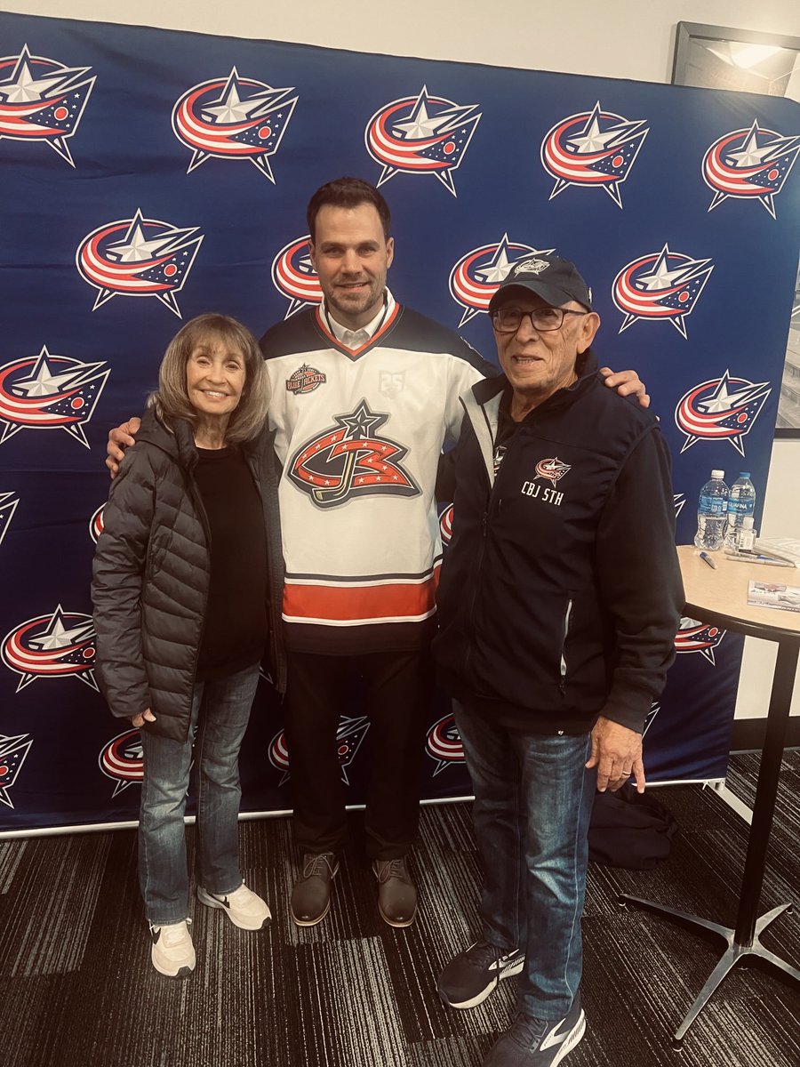 Fish5983's tweet image. #cbj last night at the jackets meeting the alumni celebrating 25years. Klesla, Dinnen, Tugnutt, Grand-Pierre