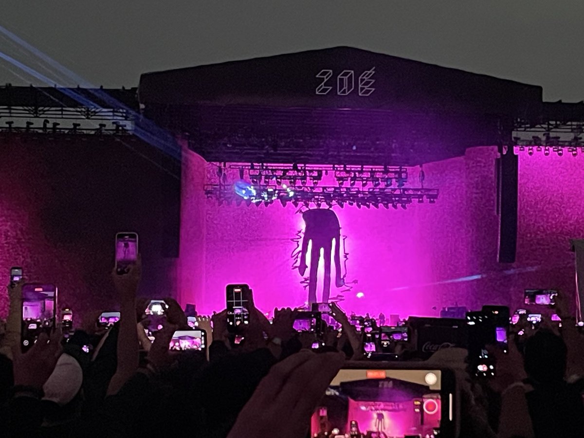 _alealh's tweet photo. @zoetheband 1OCT25 ⚡️ 
La mejor noche de mi vida https://t.co/FF4gkhNpra