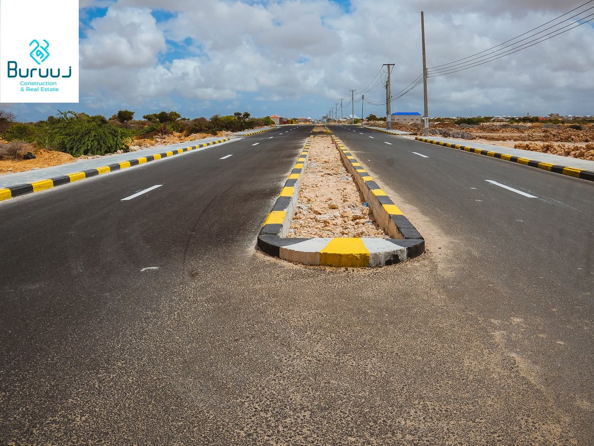 Baxdo_Online's tweet image. Dhismaha waddadaan cusub waa mid ka mid ah tallaabooyinka lagu hormarinayo bilicada iyo dhismaha guud ee caasimadda.

Waana  waddada isku xirta  Madiina State iyo Mumtaz State ee Degmada Daarusalaam. 

#Buruuj #Daarusalaam #Muqdisho #Somalia

Bahdo_online