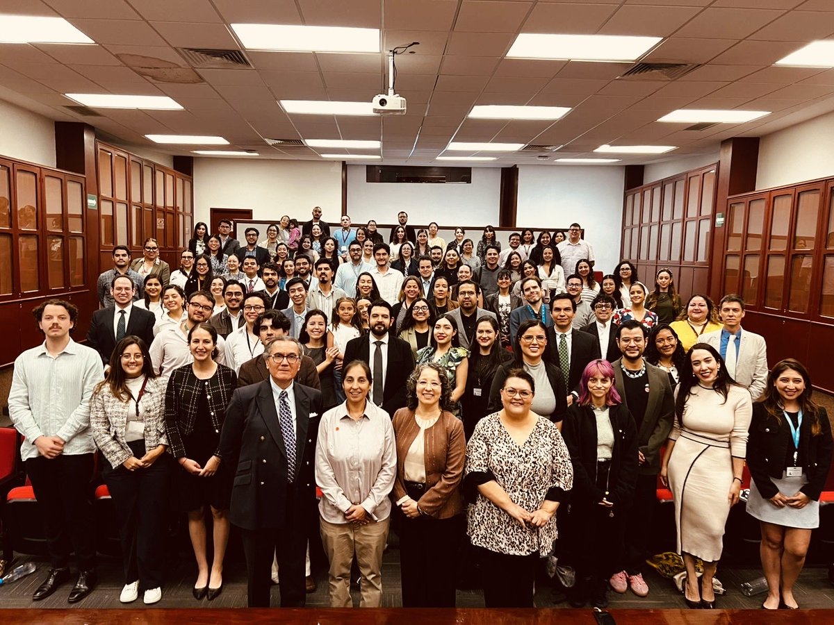 ucanchola's tweet photo. En @imatiasromero 4 generaciones  #DGONU #OrgulloSEM reflexionamos sobre  #Multilateralismo en #PolíticaExterior 🇲🇽. Ante el plurilateralismo,  la “securitización” de la agenda, y crisis axiológica #Diplomacia y política exterior deben estar alineadas en defensa #Multilateral 🇺🇳 https://t.co/6ZJh2OipXF