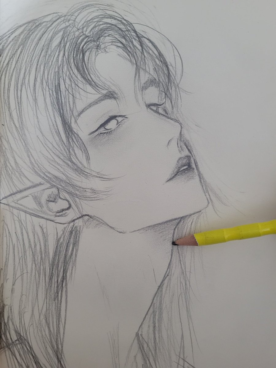 Athansiaobelia's tweet image. Sketching my new oc 
(Hes a elf😌) 
#Sketching #sketches #drawing #originalcharacterart #originalcharacters #elf #FAES