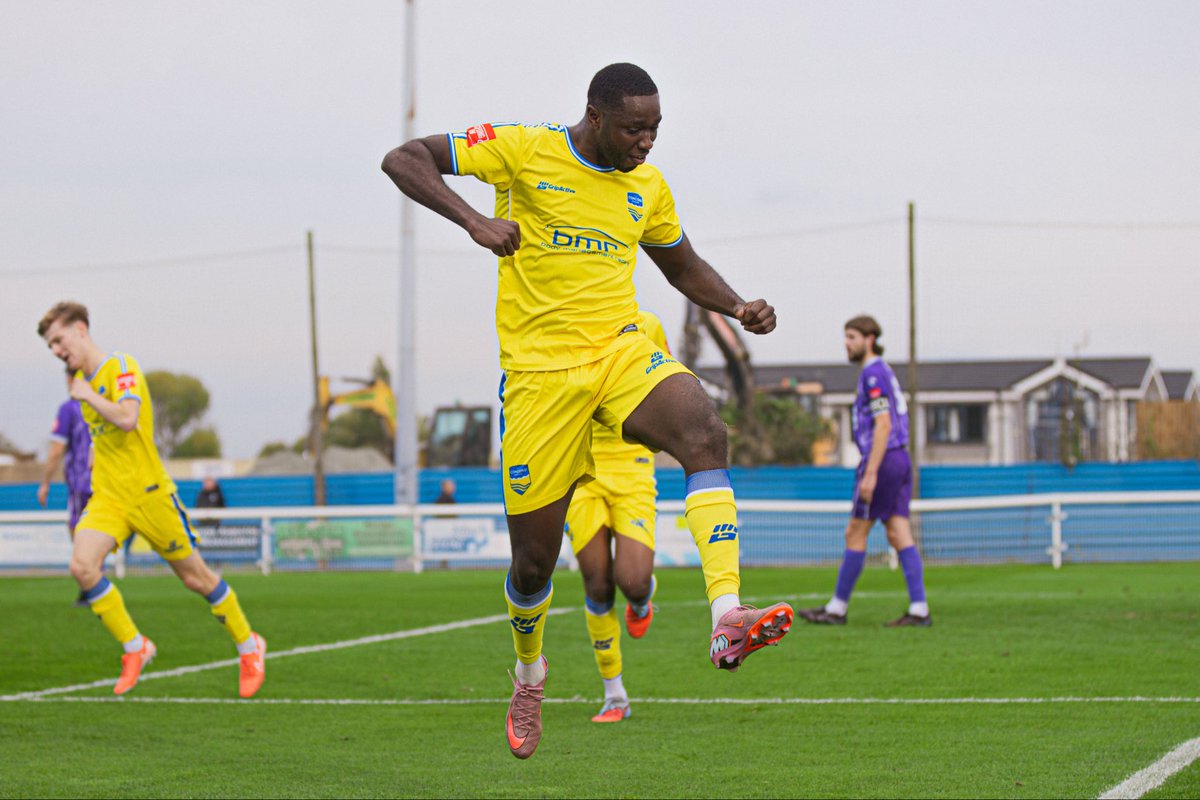 Oti’s on fire🔥💥

#YAMC💛💙