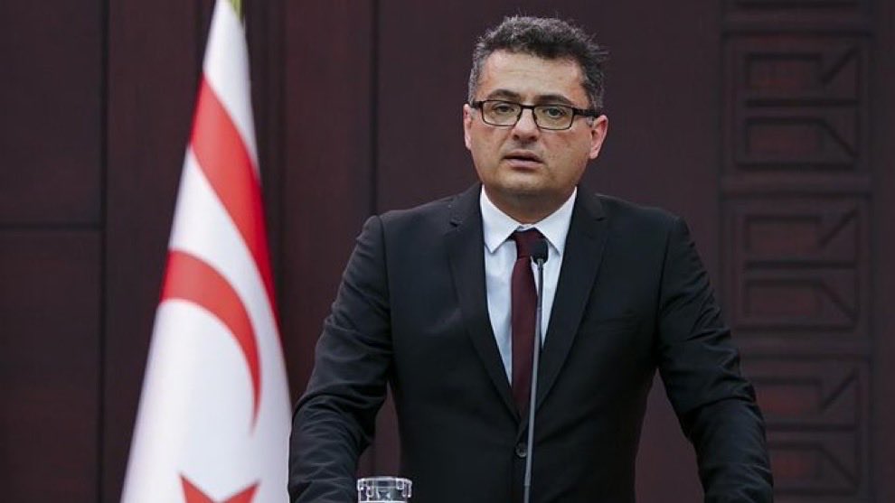 Gazi Emniyet Müdürü Fatih Eryılmaz | 5 AY ÖNCE:

💥 Önümüzdeki günlerde Kıbrıs’ta Denktaşın partisinden olan Ersin Tatar tasfiye edilecek.

💥 Yerine Avrupa birlikçi, yes be annem diyen, Annan planını uygulayarak Türkiye ile yavru vatanın ilişkilerini koparmak isteyen