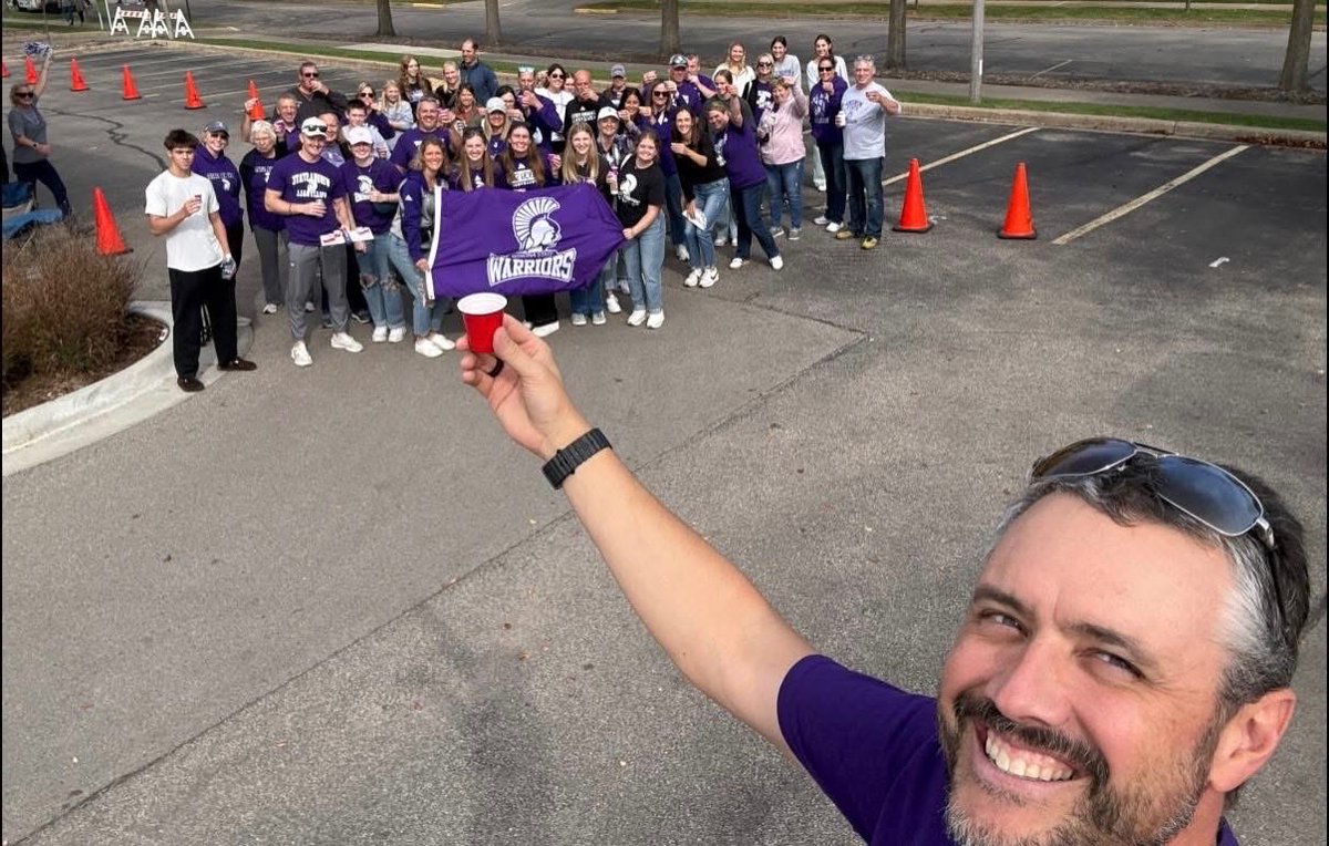 cc2amaz's tweet image. Ash is lucky to have a great cheering section. Rough week for the win column, but W’s for the friends and family connections!  #stedlets #rollwarriors @MrsSteding @AshlynSteding