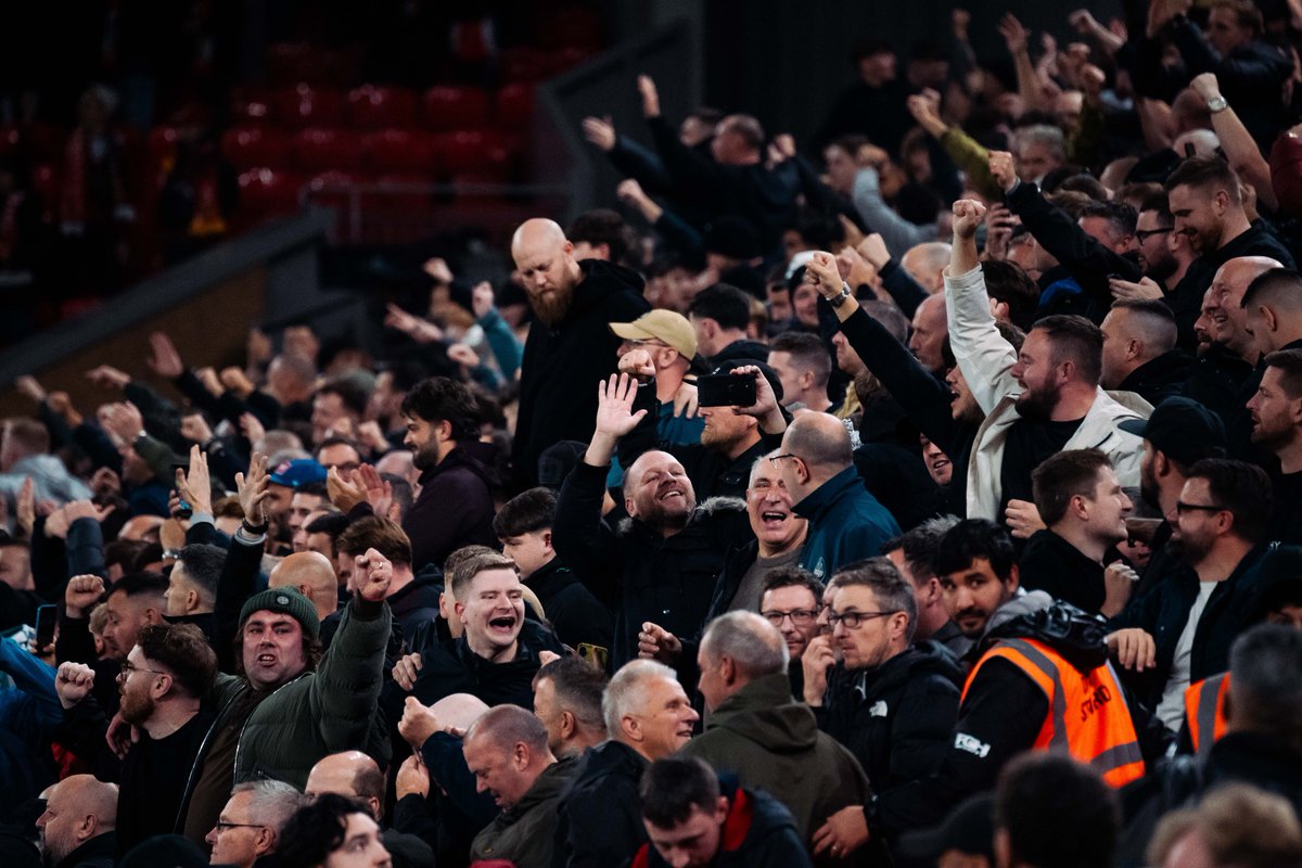 Limbs in the away end 🤩