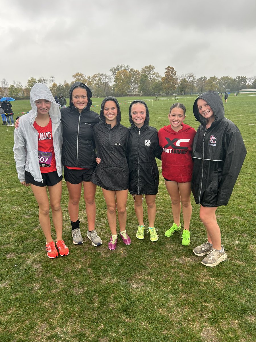 erin_poeppelman's tweet photo. Not all run days are beautiful and sunny but proud of these ladies running in wind/rain/mud! #flxc #rainorshine https://t.co/Q1nj8RlbvP