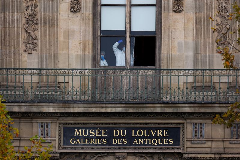 🇫🇷 THE ART OF THE STEAL: FROM THE LOUVRE TO VAN GOGH’S “POTATO EATERS”

Another day, another museum heist - this time, the Louvre, where thieves pulled off a daylight robbery and vanished with priceless jewelry. 

Paris woke up to a reminder: even the most guarded halls in