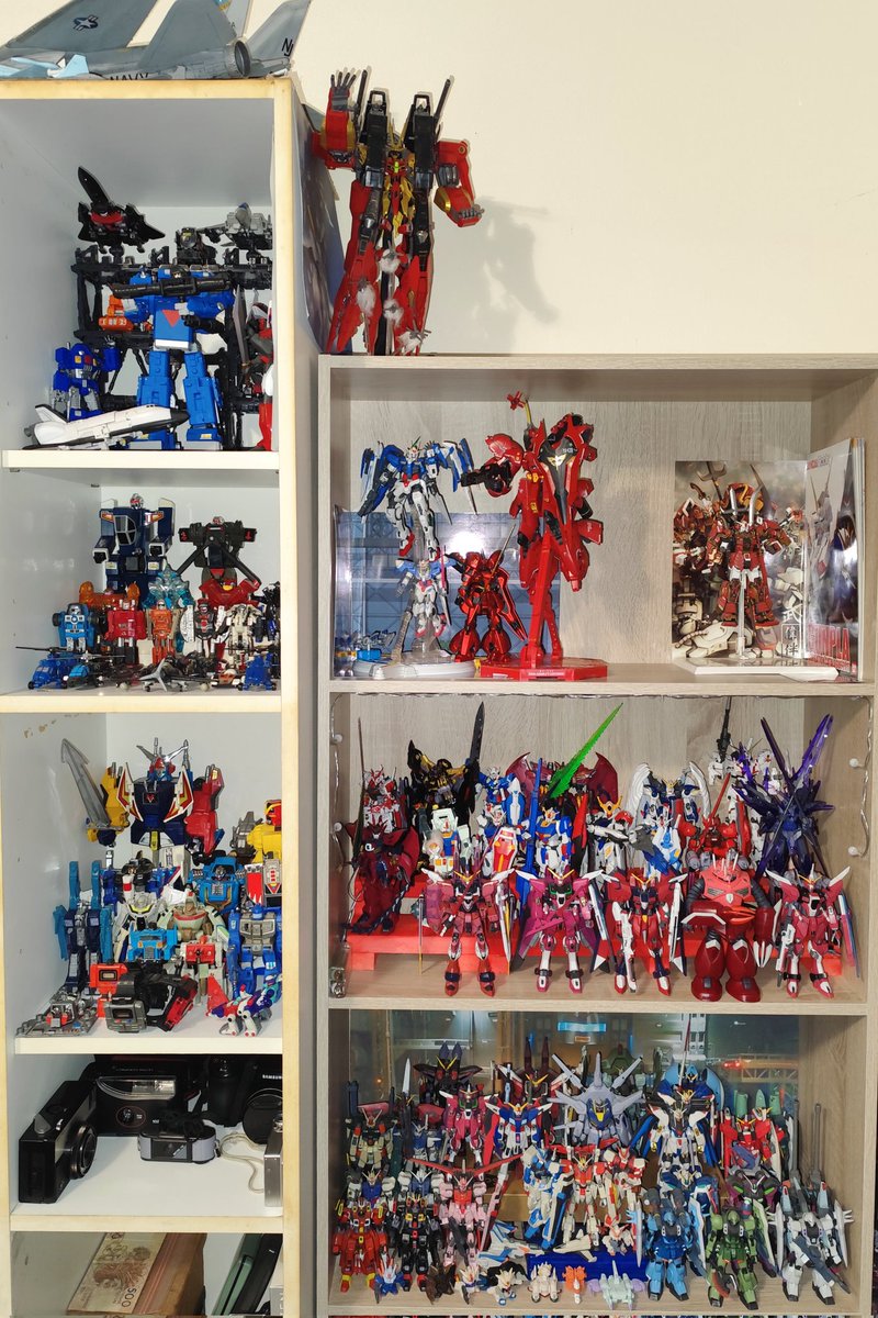 OrniFN2's tweet photo. Encore du rangement, déplacement #tetrismaster 😅
#gunpla #gundam #machinerobo #gobots #modelkit #collection #toys #vintage
Ça devient quand même très compliqué la place 😱 https://t.co/s0VxxaMOLV