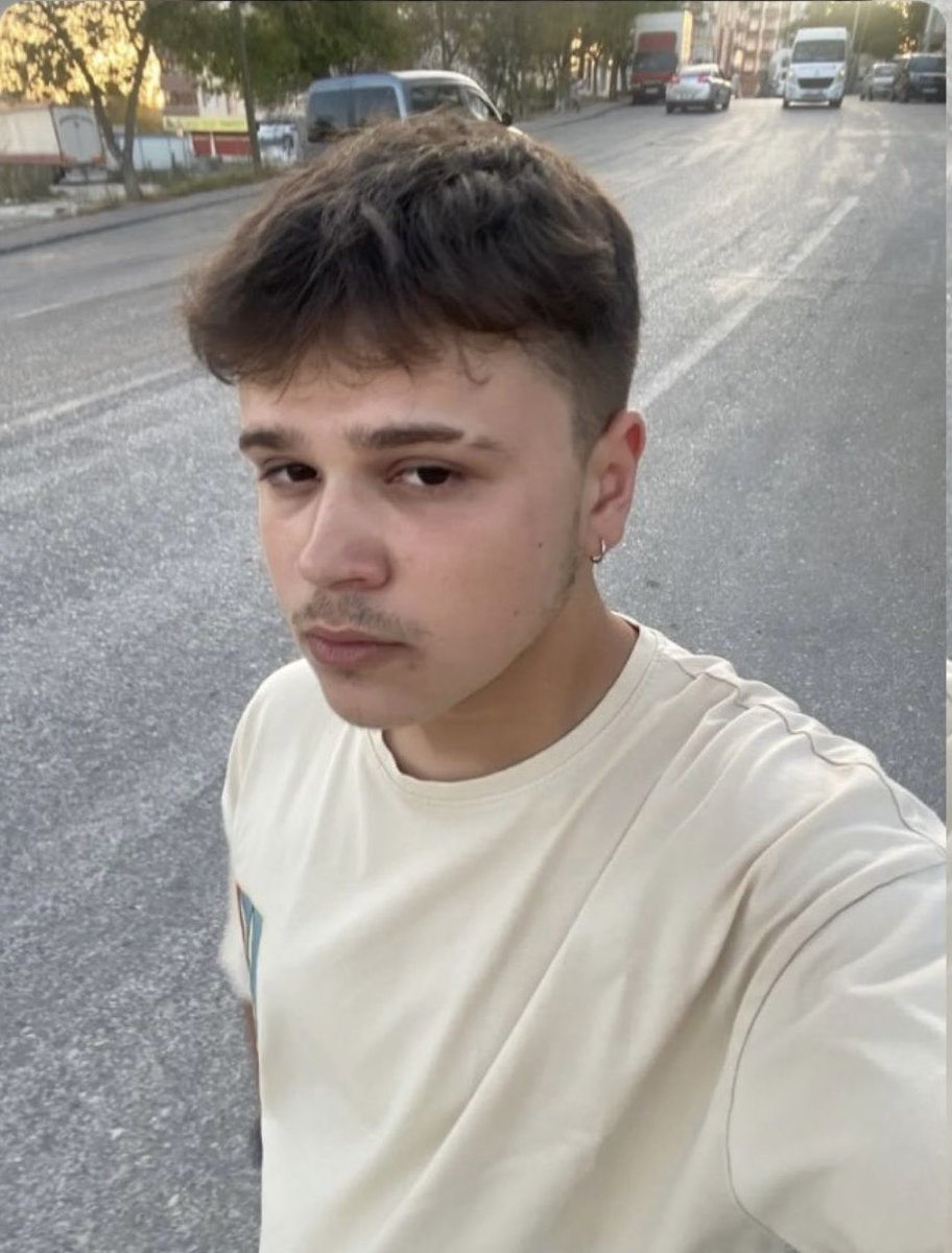 adalet istiyorum benim ömür boyu taşıyacağım acı ile katillere 15 yıl ceza eş değer olamaz oğlumun katilleri hakettikleri en ağır cezayı almalılar pompalı tüfekle planlı ve kasten işlenmiş bir cinayet var ortada oğlumun adaleti sağlansın istiyoruz artık #AliMardinİçinAdalet