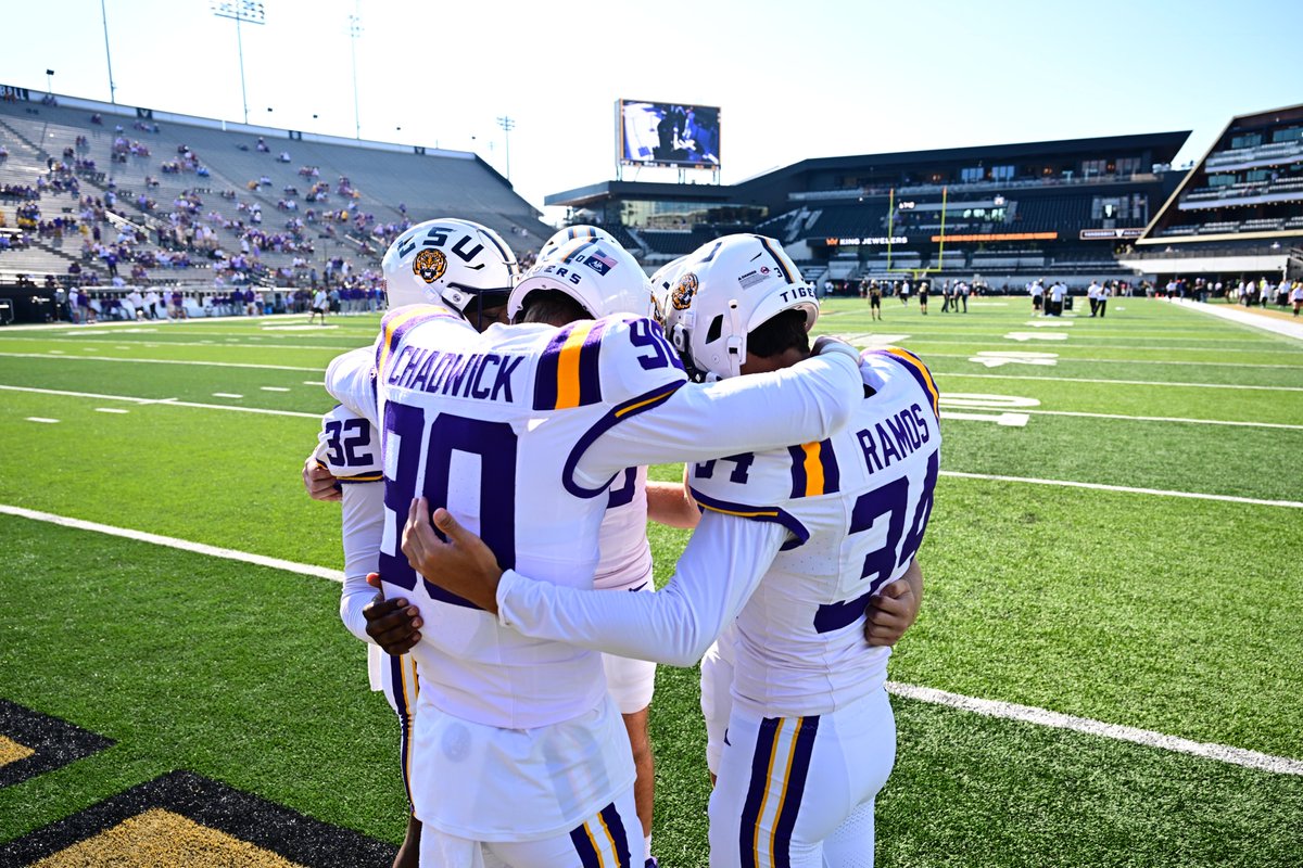 twosuh's tweet photo. LSU drops to #20 in this week’s AP Poll.

#GeauxTigers https://t.co/GCaCHPQ7eS