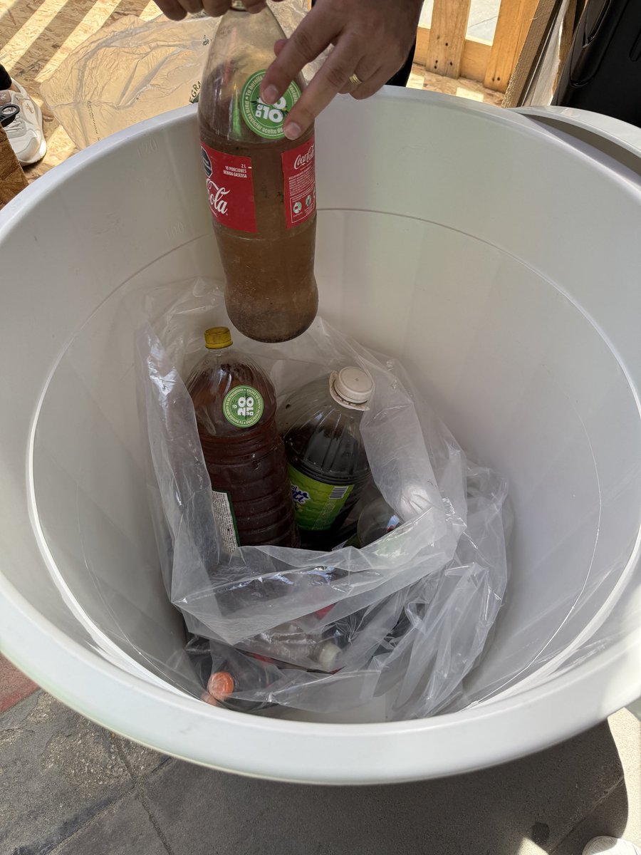 ¡Avanza con éxito toda la jornada de #PalmasPorElPlaneta! Una jornada para concientizar a todos sobre la correcta disposición de del aceite de cocina usado.