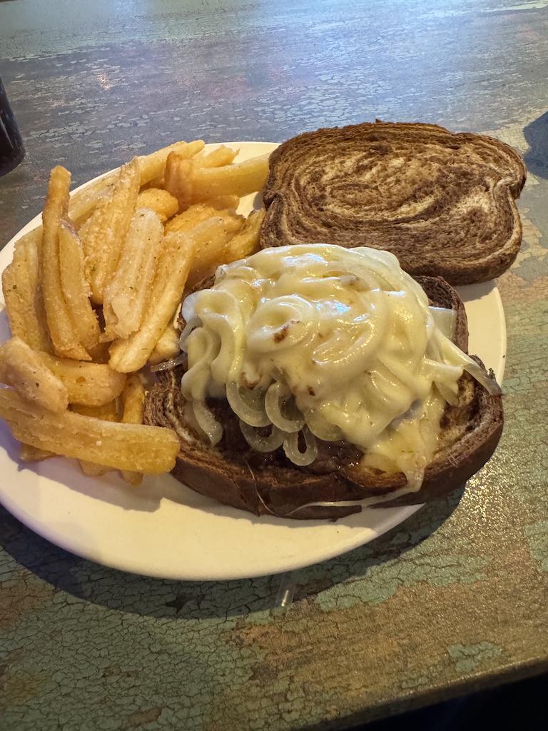 homevsfastfood's tweet image. [I ate] this patty melt for lunch
👉 homecookingvsfastfood.com
#pattymelt #lunchvibes #foodie #yum #comfortfood #homecooking #food #recipes #foodpic #foodie #foodlover #cooking #hungry #goodfood #homecookingvsfastfood