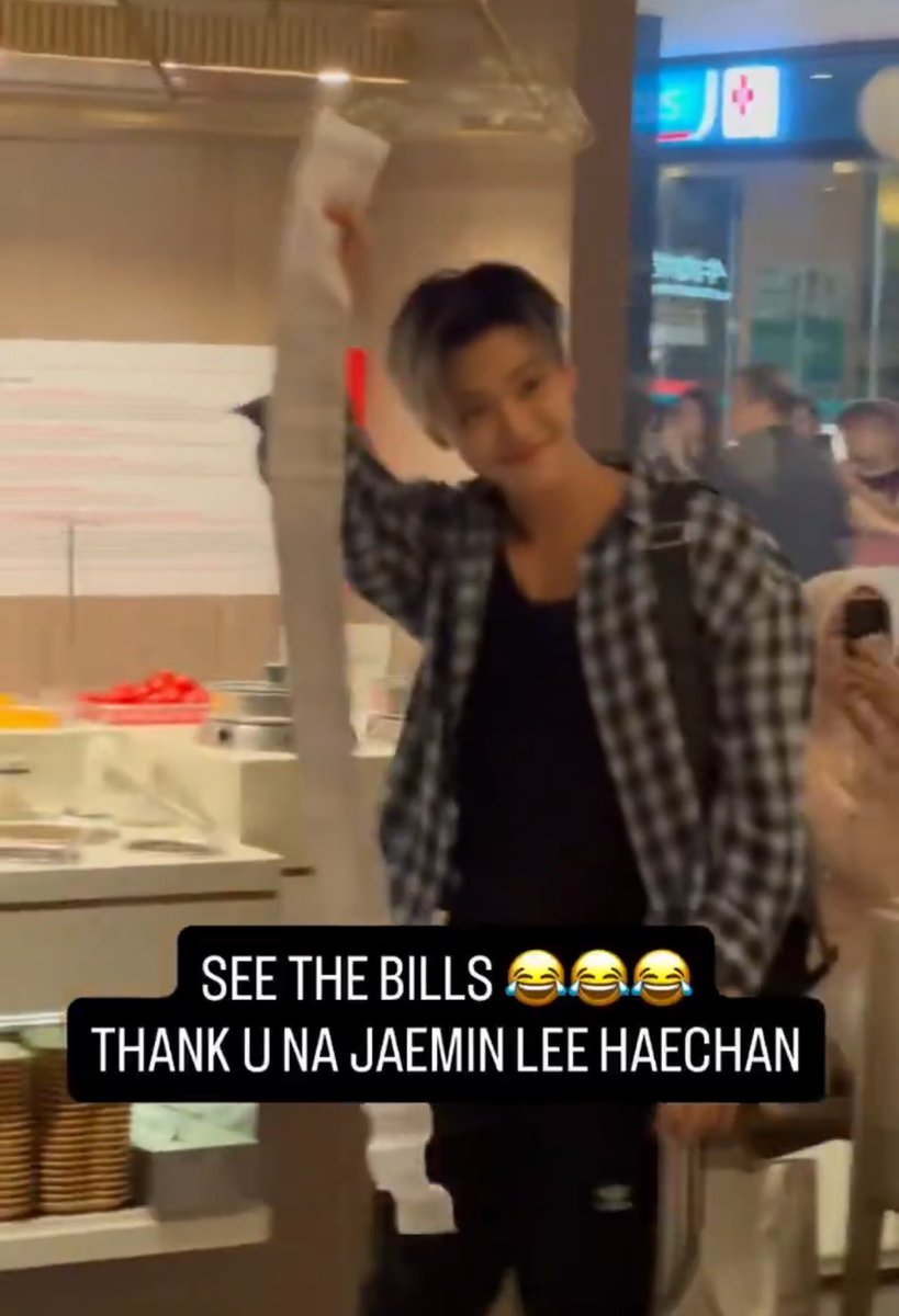 jaeminners's tweet image. “don’t skip a meal!” and jaemin actually paid for the late dinner after concert for the fans… i love him so so so much 🥹