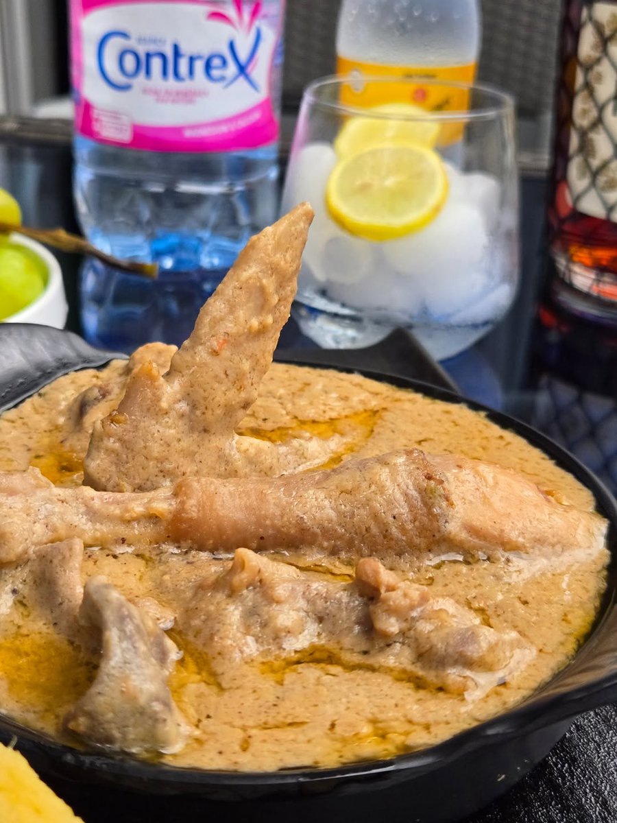 Sauce arachides et pondeuse accompagnée de plantains pilés(Ntouba ékoʻn)😋🥰miammm

Bon dimanche à vous 🙏🤍