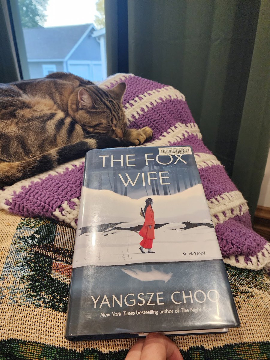 Jpullen19's tweet image. Dr. Pullen &amp;amp; her TA Fidil recommend The Fox Wife by Yangsze Choo. This historical fantasy is an engrossing mystery wrapped in a feminist take on fox folklore. Riveting from the first to last page, worthy of every bit of attention it has received. #purrfectreads #fantasy