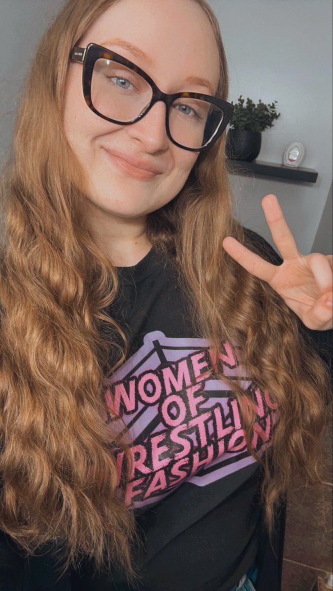 WmenWrstlinFash's tweet photo. I will be at the @wpgpro_ Rumble At The Burt tonight &amp; the fan fest before the show! If you see me, come say hi! I have WOWF merch bags to give away! 🥰🥰 https://t.co/iMSFLQsxy1