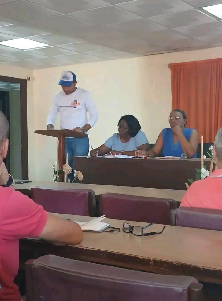#ElCerroTieneLaLlave
Se realizó ho reunión de trabajo Presidida por Mai_Lin Alberty Arozarena Primera Secretaria  con el acompañamiento de Maritza Romero Drake Miembro del Buro Provincial , para trazar acciones en función de erradicar la situación epidemiologica.