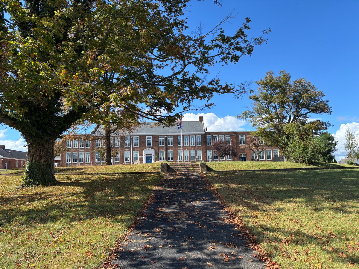SpookyAppalach1's tweet image. 👻 The Black Sisters of Christiansburg, Virginia 👻
I visited the old Christiansburg High School and Sunset Cemetery both said to be haunted by the infamous Black Sisters.
Hear the full story in our on-location video 🎥

youtu.be/TjRnlyg86sQ

 #HauntedVirginia #GhostStory