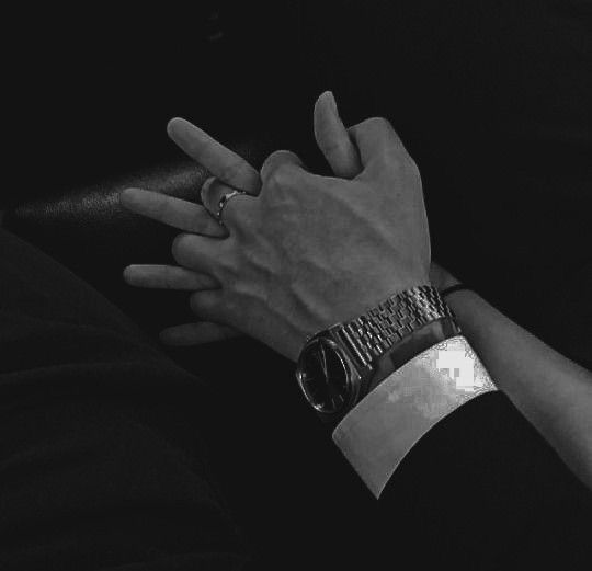 m_literaturaa's tweet image. - Nie denerwuj się kochanie.
- Nie próbuj mnie 
omamić swoim filciarskim
uśmieszkiem
- Wcale nie...
-Zaraz stracę resztki
cierpliwości,
ostrzegam cię
- Kwiatuszku ale..
- Nie kwiatuszkuj mi tu!

#theremainsofhellish #troh #weronikaplota @helliautorka