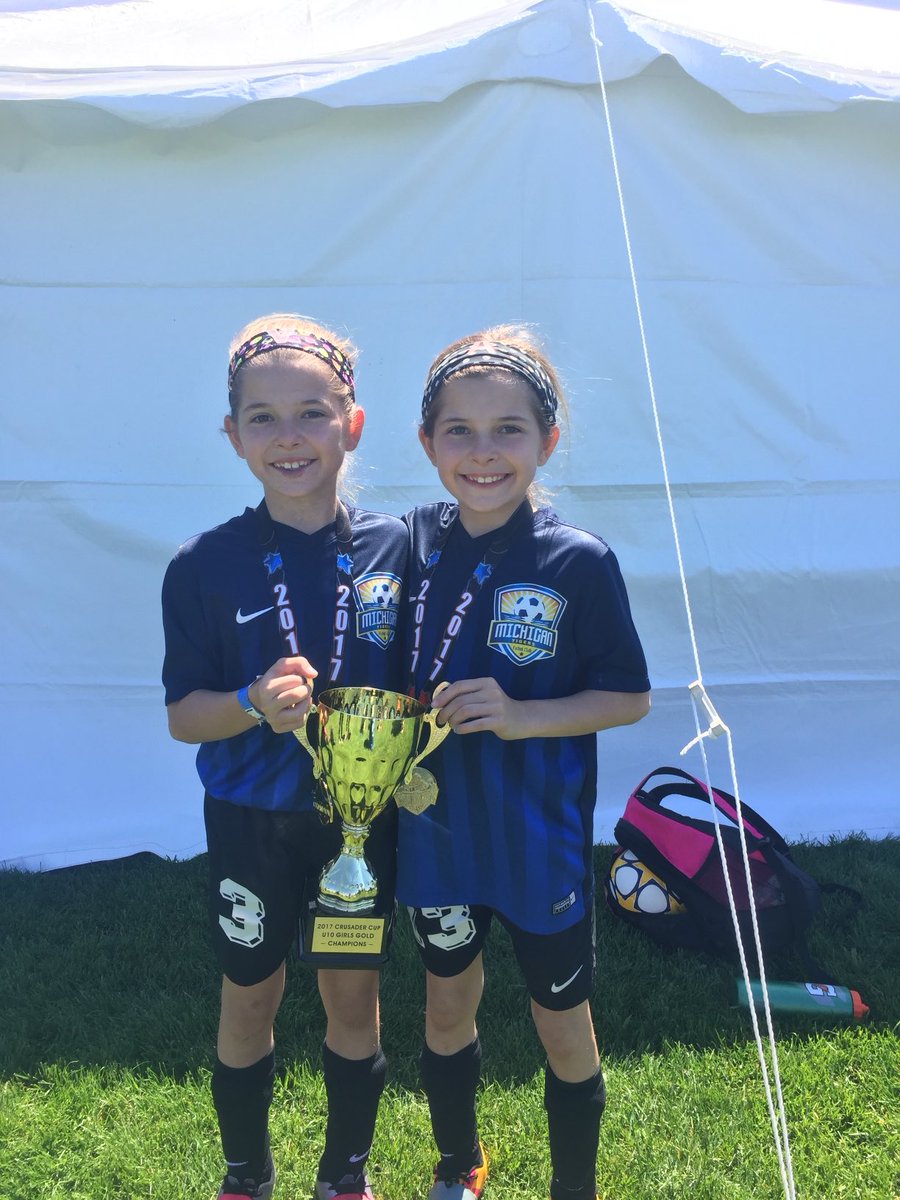 Our Seniors ⚽️💕⁦<a href="/AvaRod11/">Ava Rodriguez</a>⁩ ⁦<a href="/Vanessa_rod07/">Vanessa Rodriguez</a>⁩