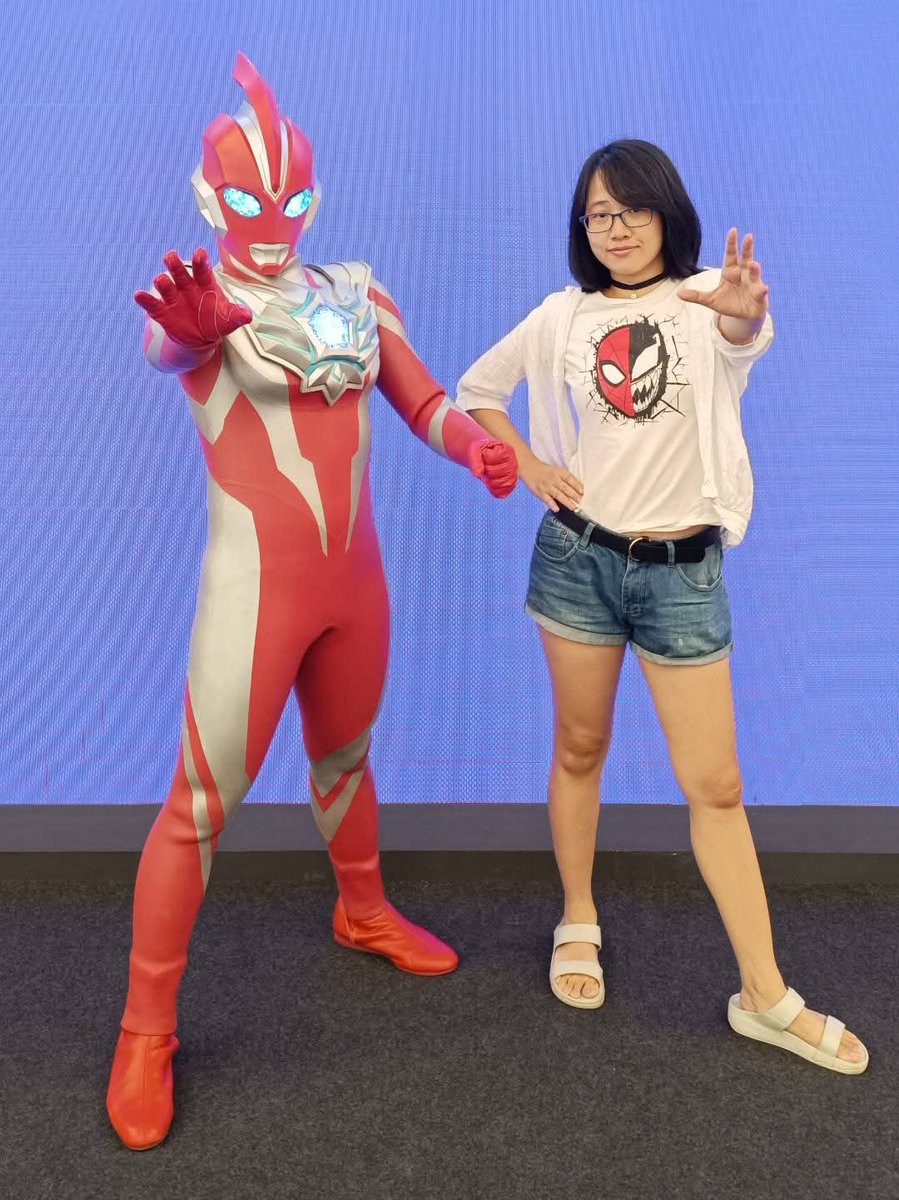 Eromui88's tweet photo. "Talk to the hand"
Probably an unexpected event to meet Ultraman Omega, at Kawaiimama Festival 😂 https://t.co/xSYAB4C8fc