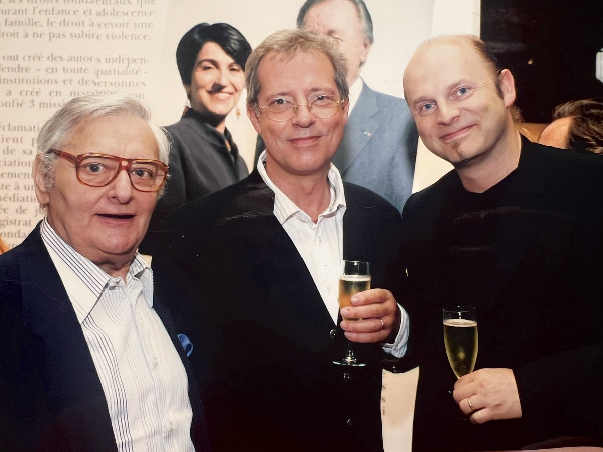 Je retombe sur cette vieille photo d’il y a 20 ans avec Luc Batem ( le Marsupilami) et l’ineffable Roger Carel, voix française de C-3PO, Kaa, Mickey, Kermit, Asterix et encore bien d’autres !