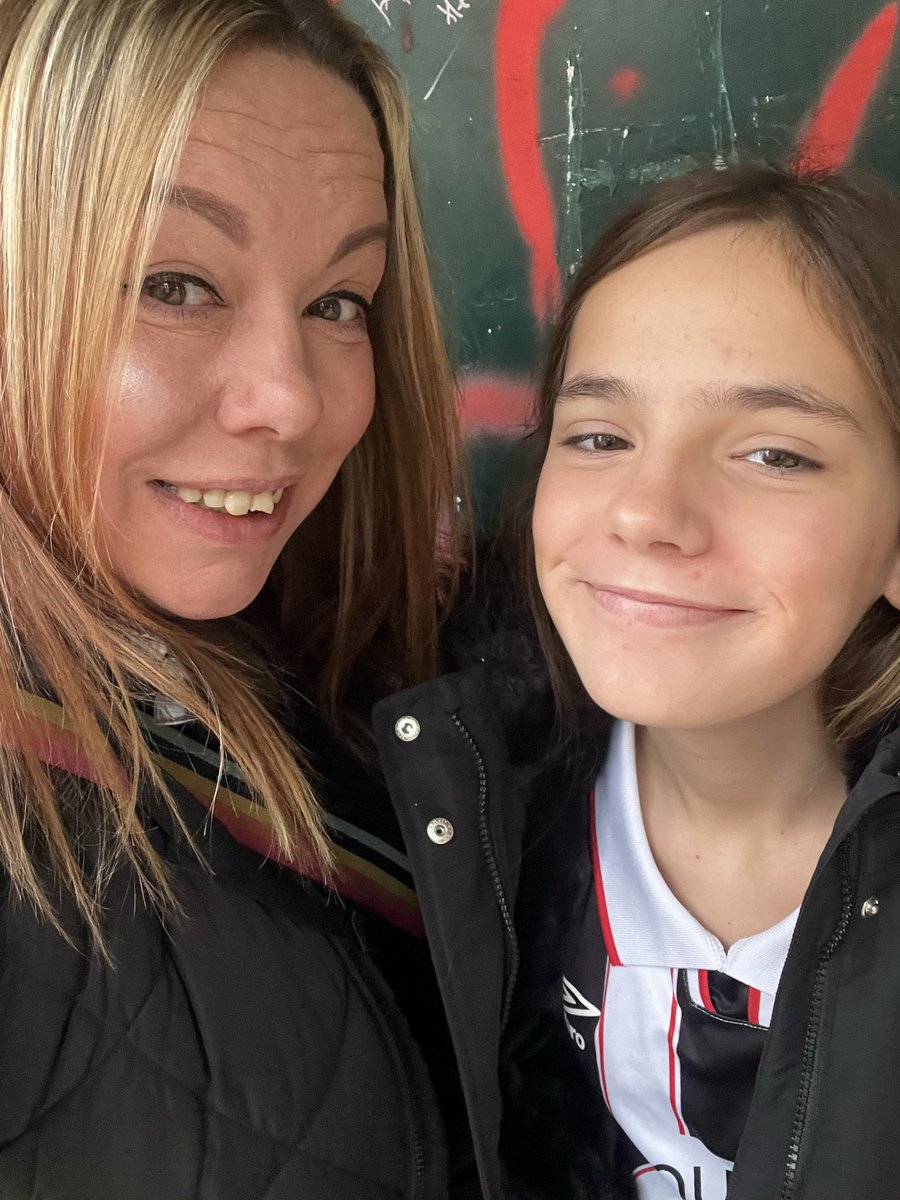 Kellarooo's tweet image. Enjoyed a trip to BP yesterday with my biggest girl.
Had to see the sea and have a chippy for lunch before the match.

Great day and a great 3 points again for the mariners!