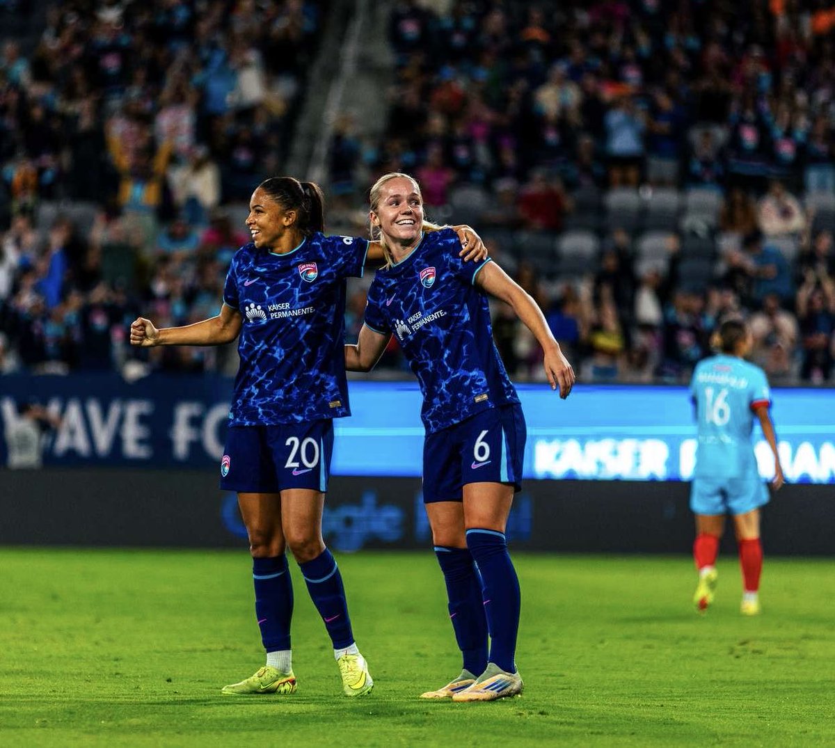 delphsix's tweet image. What a night!
Heading to the playoffs! 🔥🙌🏽@sandiegowavefc