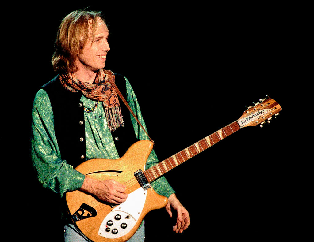 ÉPHÉMÉRIDE : Le 20 octobre 1950 naissait Tom Petty, regretté leader de The Heartbreakers.

Rolling Stone revient sur dix de ses plus beaux morceaux. Une liste, bien sûr, non exhaustive  : rollingstone.fr/tom-petty-ses-…

#TomPetty #theheartbreakers