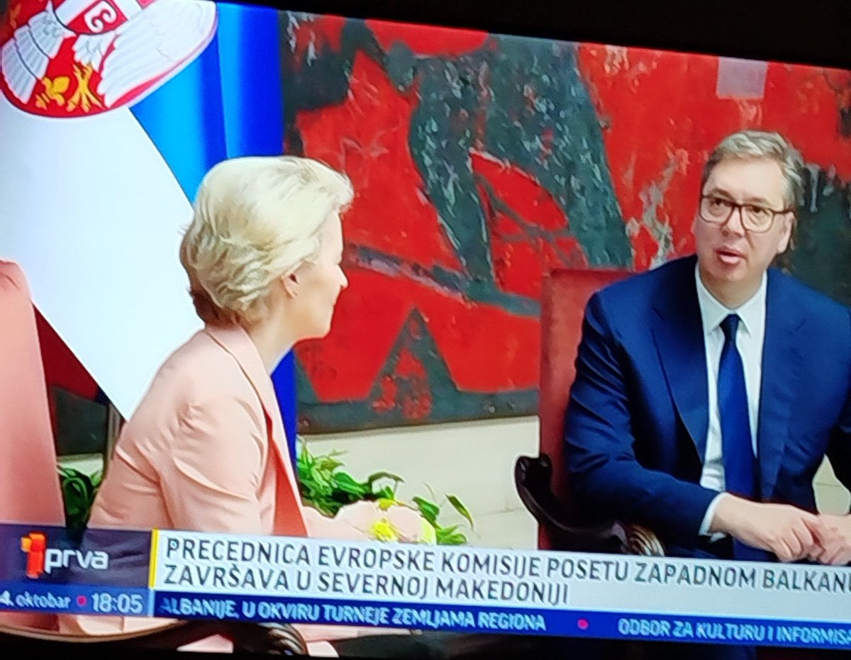 E, nek se nama na nacionalnoj frekvenciji vidi PreCednica! Fali još samo PreCednik pa da se kompletiramo.