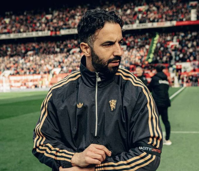 4showOfNation's tweet photo. Has Amorim won back to back games?"  Yes, he has. In fact, he has done it by beating Liverpool at Anfield for the first time in 9 years.   Now, how about you shut up and you support the manager who's 3 points off 2nd place?   MY MANAGER! ❤️

#LIVMUN https://t.co/hqLtyJ0kh1