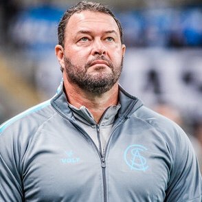 Roberto Fernandes é o novo treinador do Treze Futebol Clube 

Títulos:

Paulista B2, Candango, 2x Potiguar, Paraense, 2x Sergipano e 2x Pernambucano