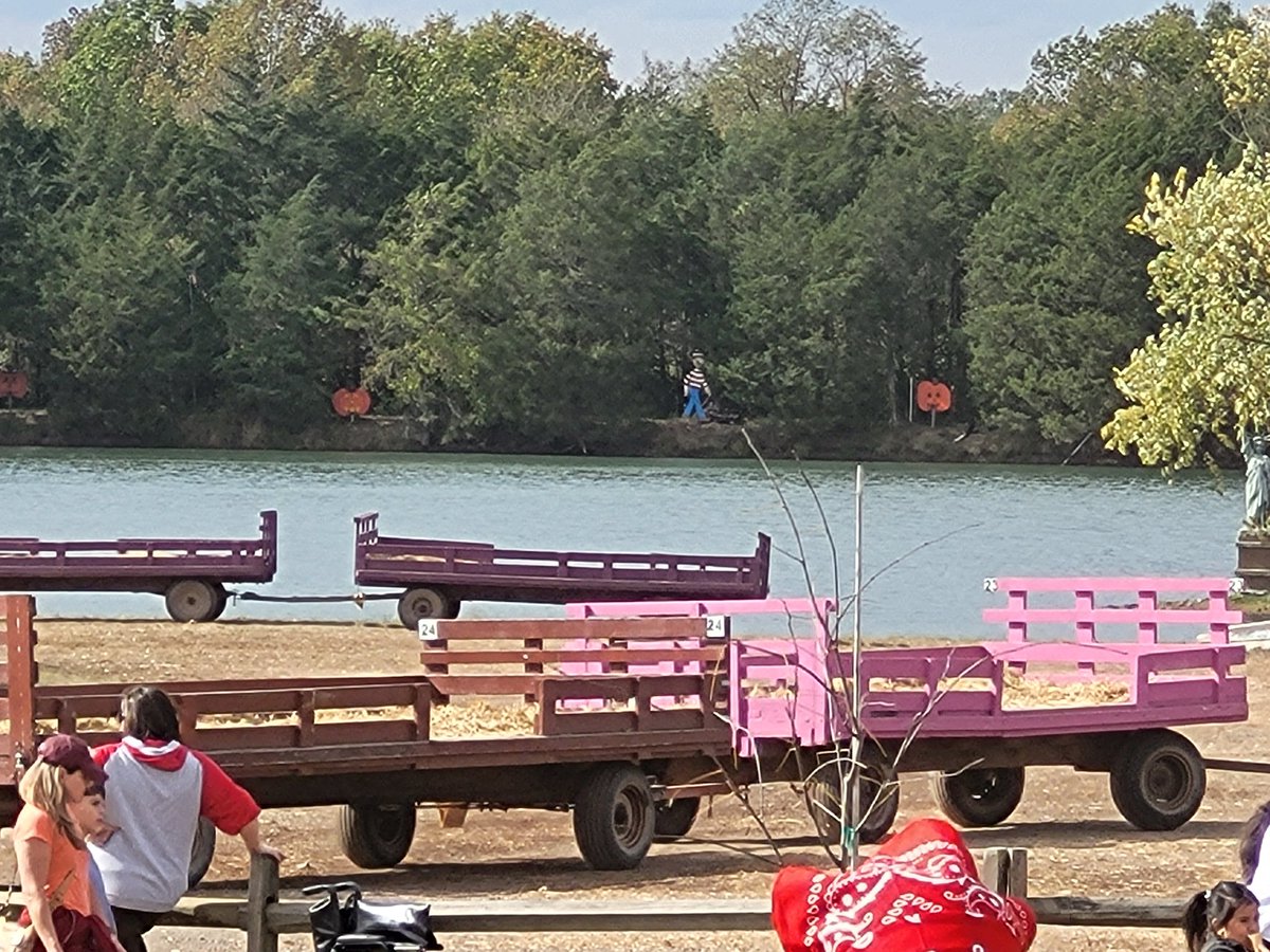beyonddc's tweet photo. Found Waldo in Loudoun County https://t.co/XNsAJmDQAR